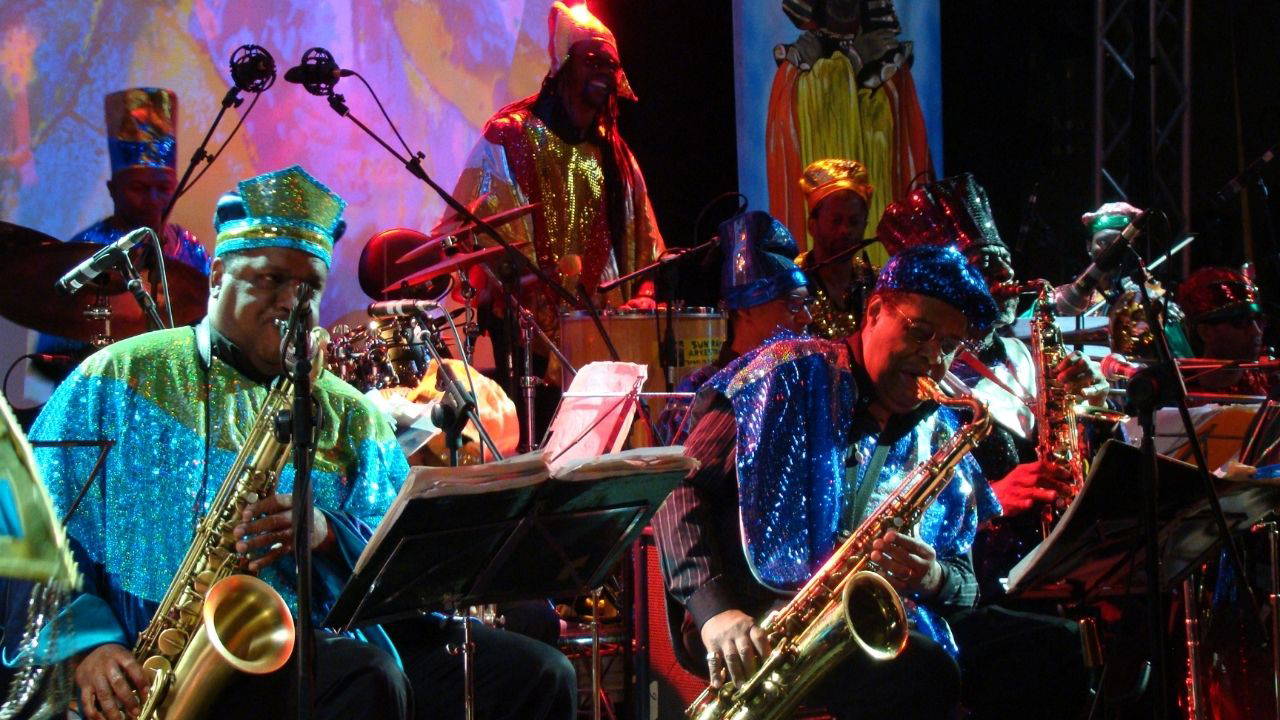 Sun Ra Arkestra İstanbul'da Kozmik Cazın Manifestosunu Yankıladı