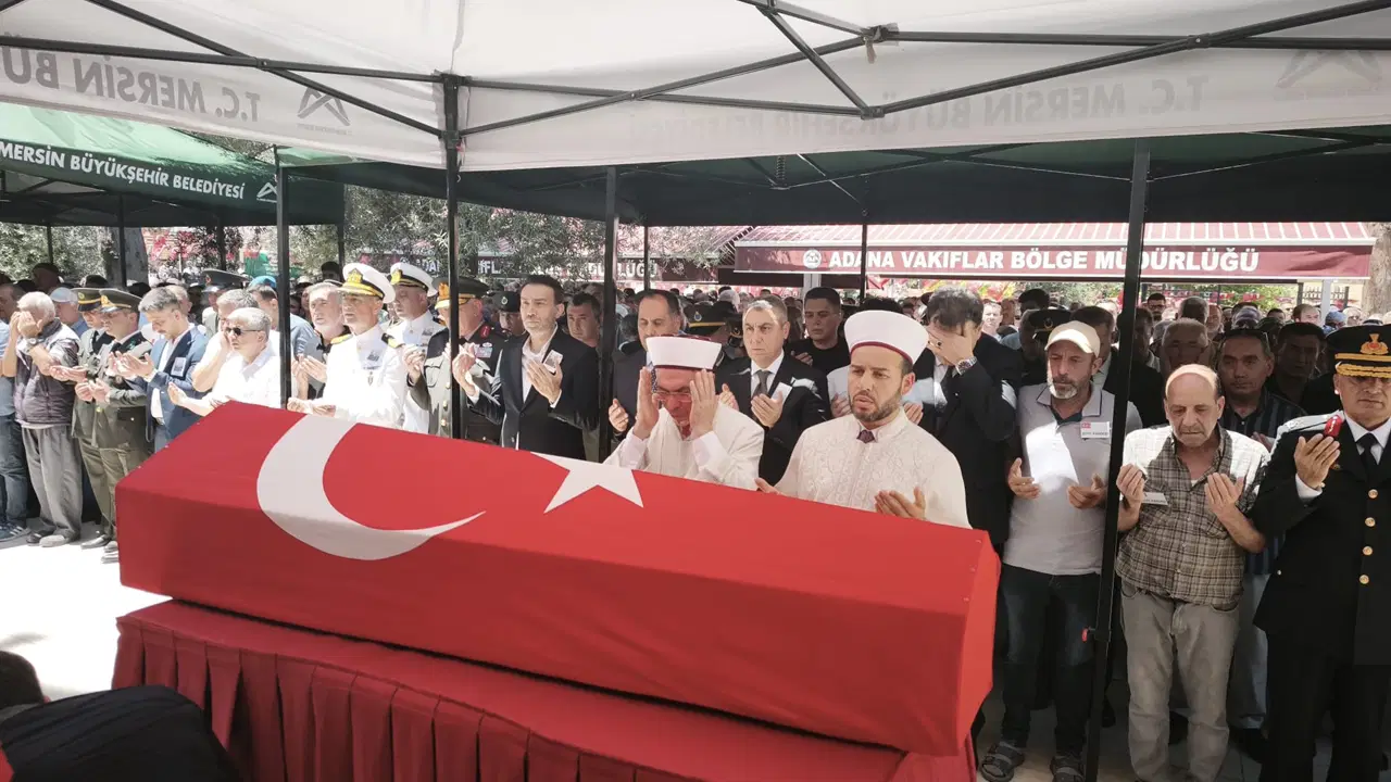 Suriye'de rahatsızlanıp şehit olan başçavuş Mersin'de son yolculuğuna uğurlandı