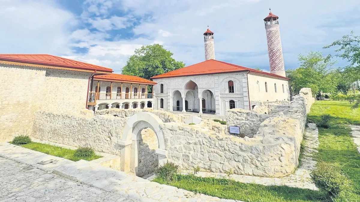 Şuşa'da tarihi ve dini yapılar yeniden ayağa kalkıyor