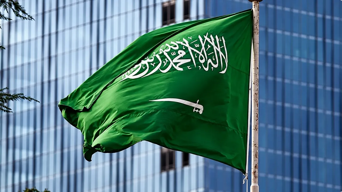 Suudi Arabistan'da boru hattı saldırısı: Riyad alarma geçti