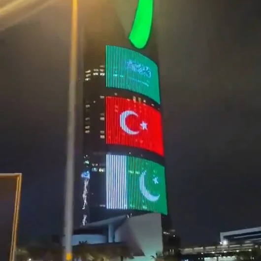 Suudi Arabistan Türk bayraklarıyla donatıldı