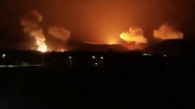 Suudi Arabistan Yemen'deki Kamaran Adası'nı vurdu: Husilerden suçlama
