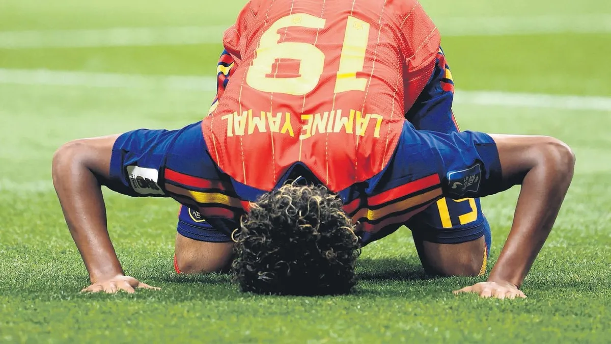Suudi Arabistan'a gol atan 18 yaşındaki futbolcunun secde sevinci tartışma yarattı