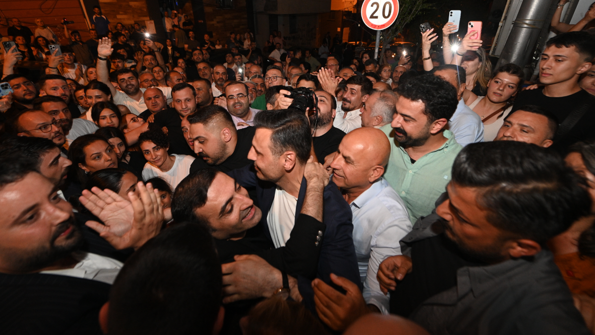 Tahliye Edilen İnan Güney'e Sevgi Selinde Buluşma
