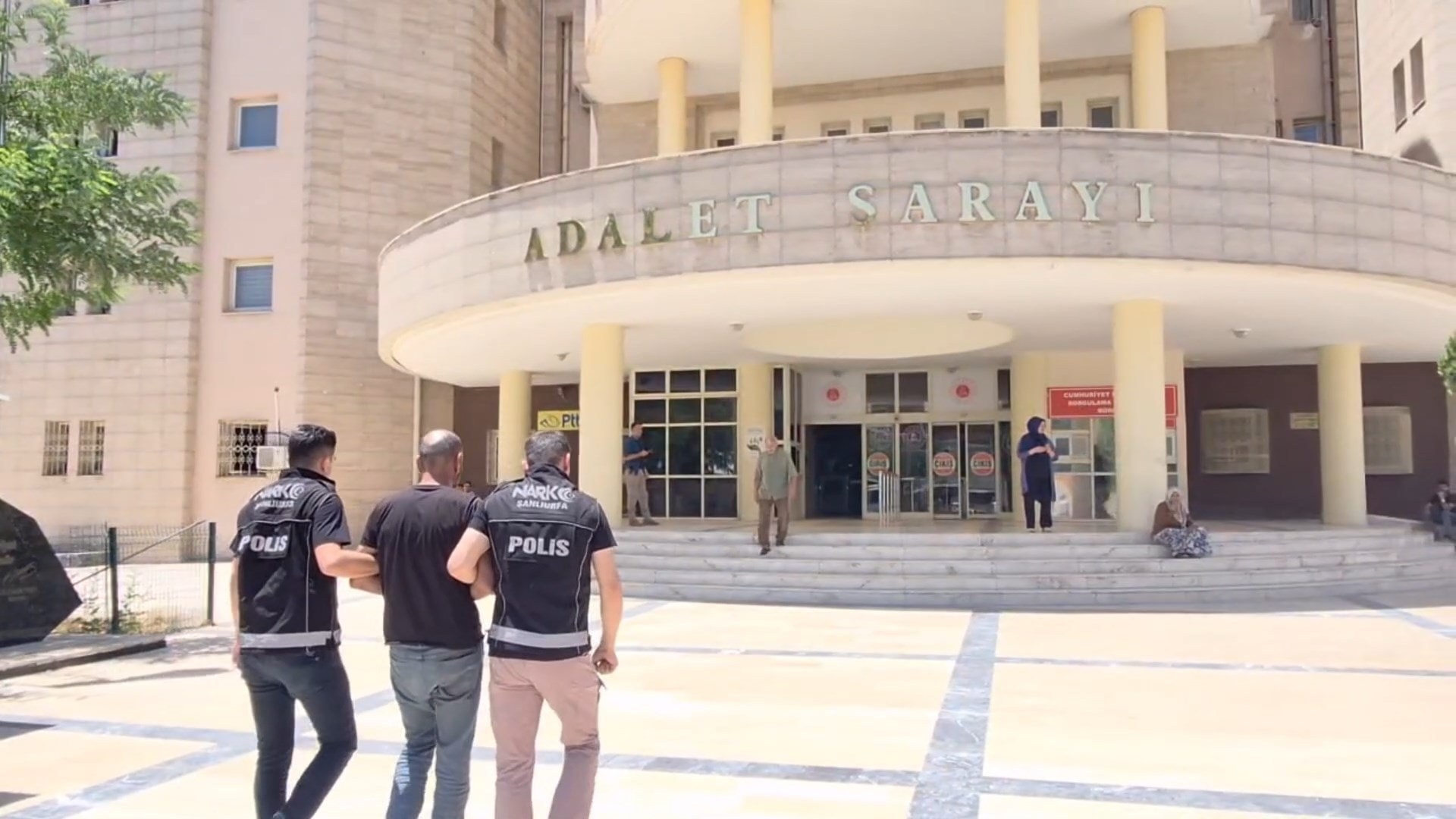 Tahliye Oldu Yine Akıllanmadı: Traktörle Uyuşturucu Taşırken Suçüstü
