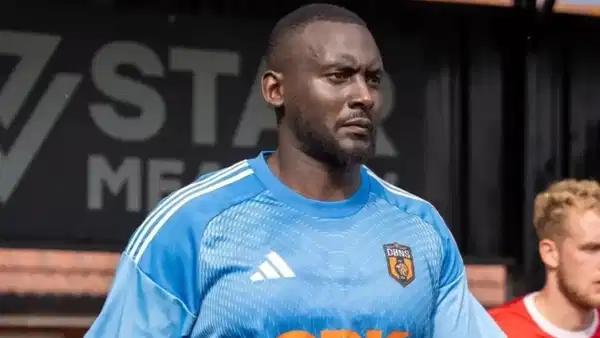 Taht için ilk sıradaydı: Kral olmayı reddetti, futbolu seçti
