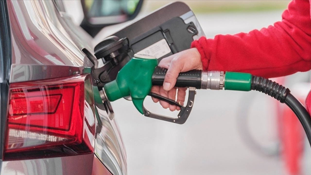 Tarih belli oldu: Benzine 4,30 TL indirim geliyor
