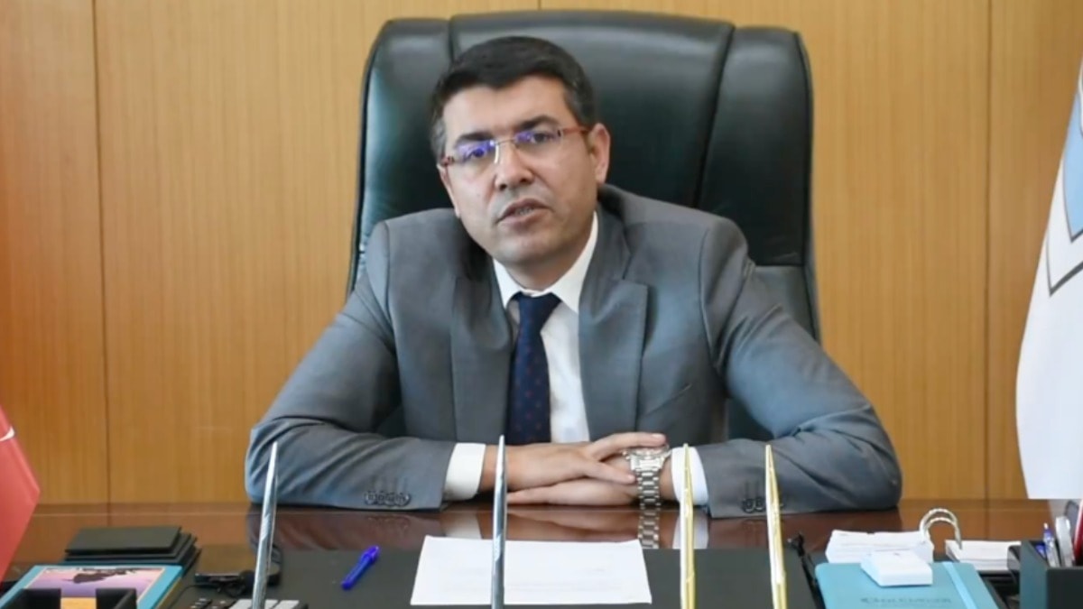 Tatvan'da Eş Başkan Erol'un Görevi Donduruldu