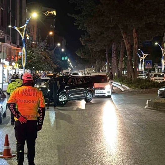 Tatvan'da 100 Polisli 'Huzur ve Güven' Denetimi: 500 GBT Sorgusu