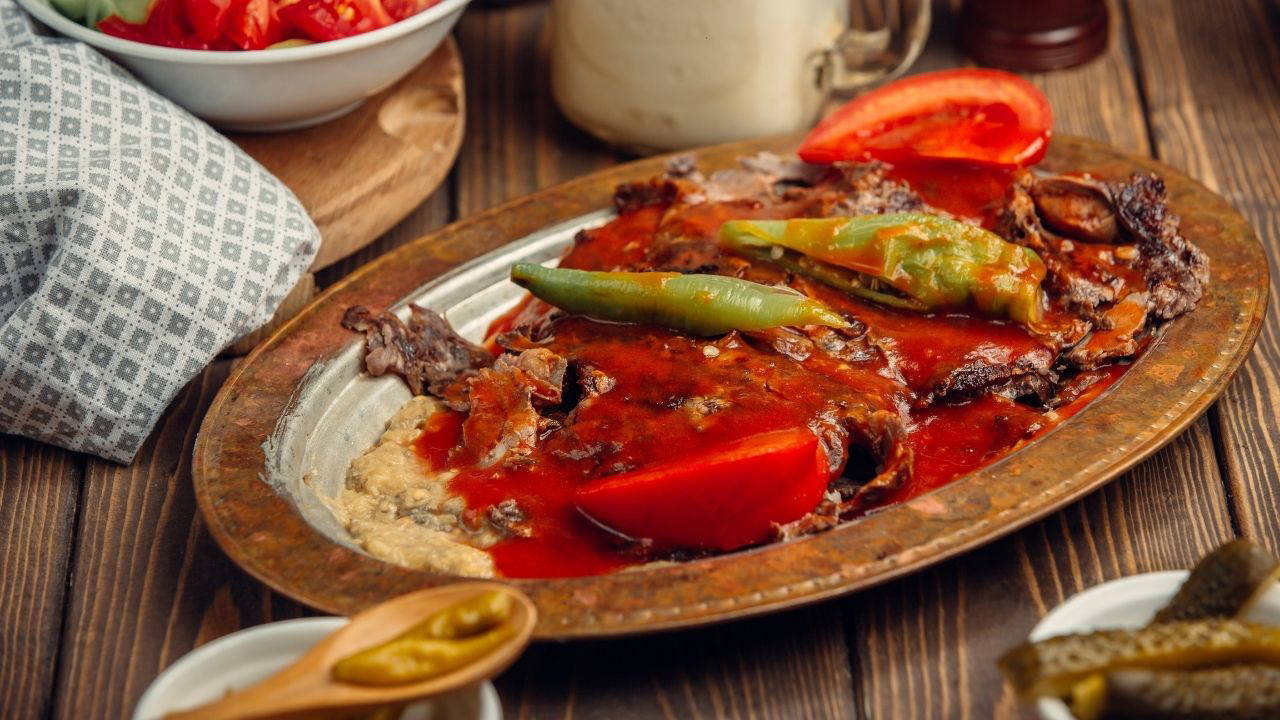 Dışarıda yemeye son: Tavada şipşak ev yapımı İskender tarifi