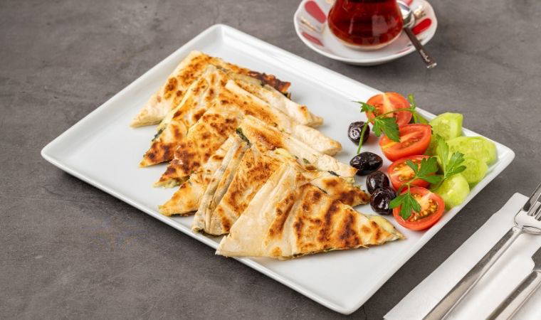 Tavada Kaşarlı Gözleme Tarifi: Pratik ve Nefis Lezzet