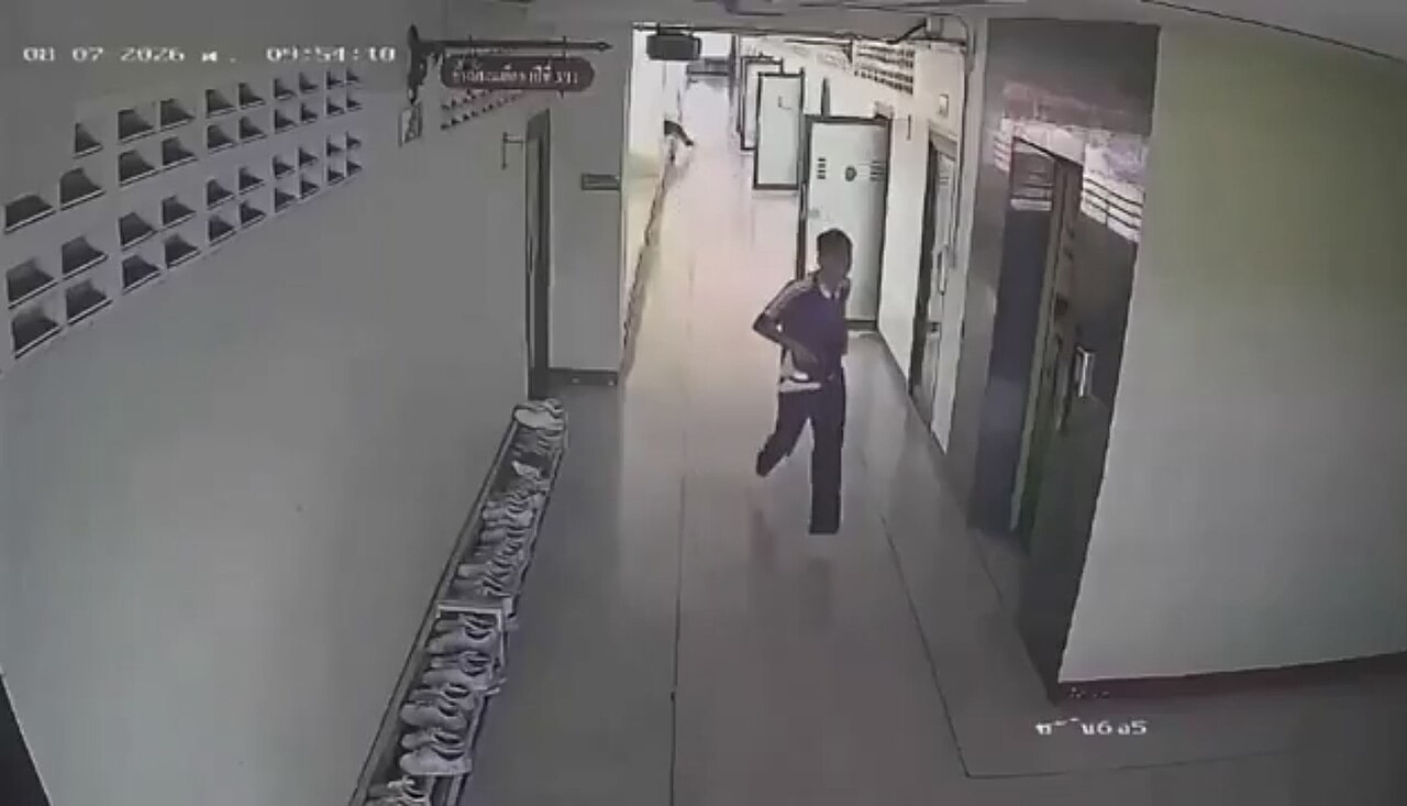 Tayland'da Okulda Silahlı Saldırı: Öğretmen Hayatını Kaybetti, Öğrenciler Yaralandı
