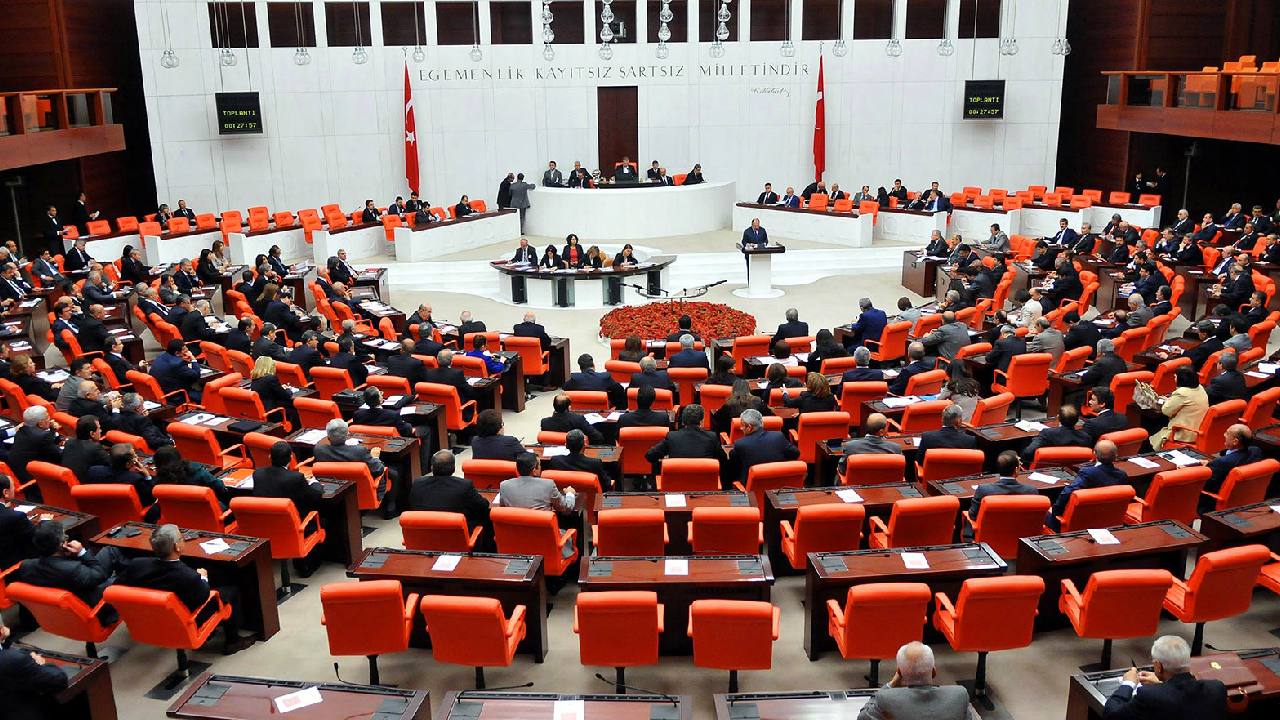 TBMM 1 Temmuz'da tatile girmiyor: AKP önerisi kabul edildi