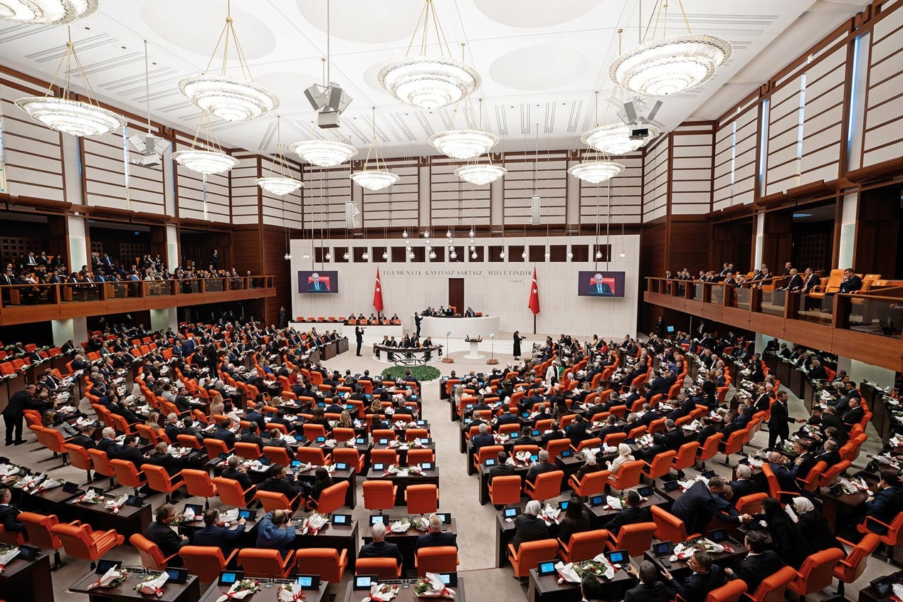 TBMM 5. Yasama Yılına Fon Krizinin Gölgesinde Başlıyor