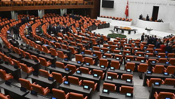 TBMM'de en düşük emekli aylığı 23 bin 552 lira oluyor