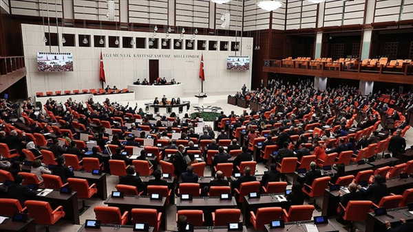 TBMM'de öğretmenlerin sorunları için olağanüstü toplantı talebine AKP'den ret