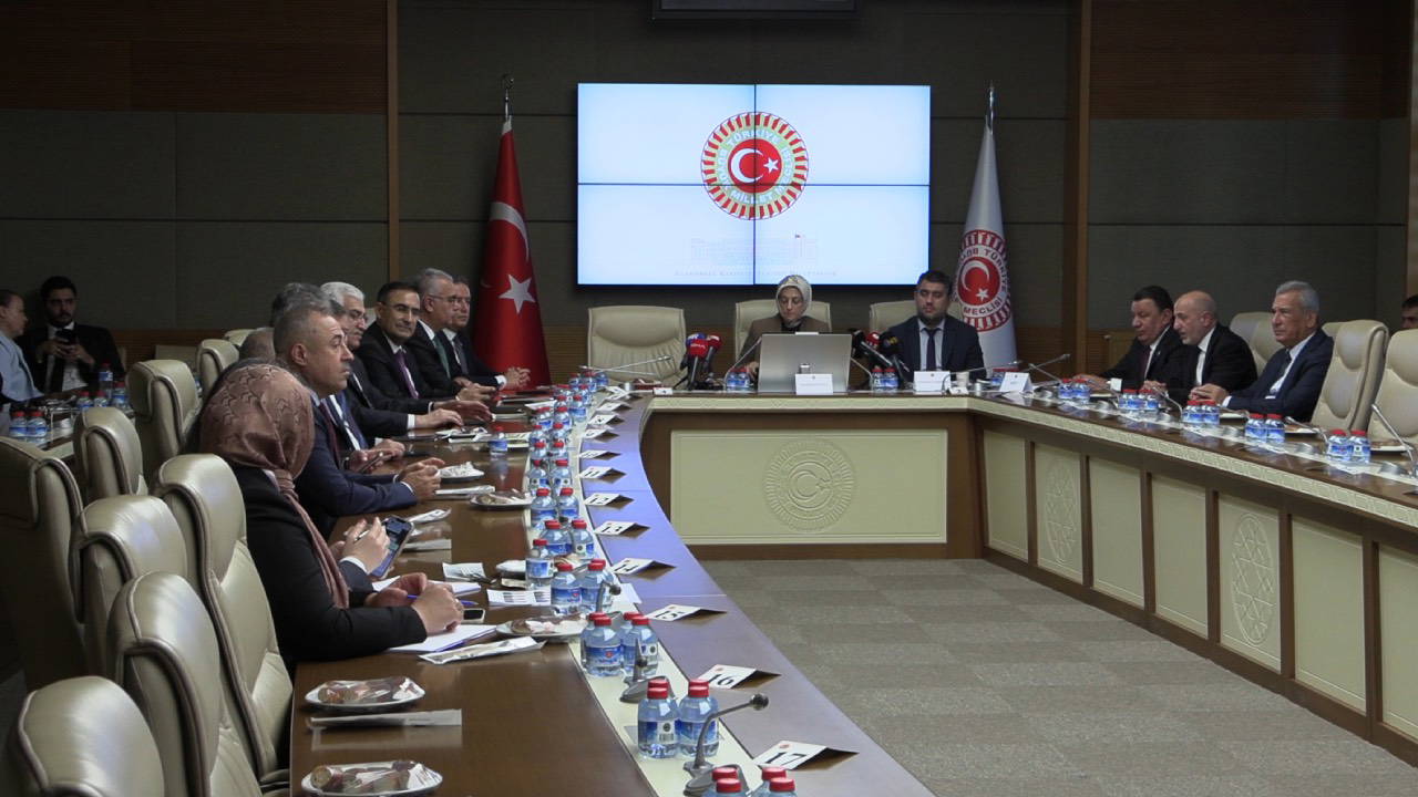 TBMM Okul Olayları Komisyonu'na İsa Mesih Şahin Başkan