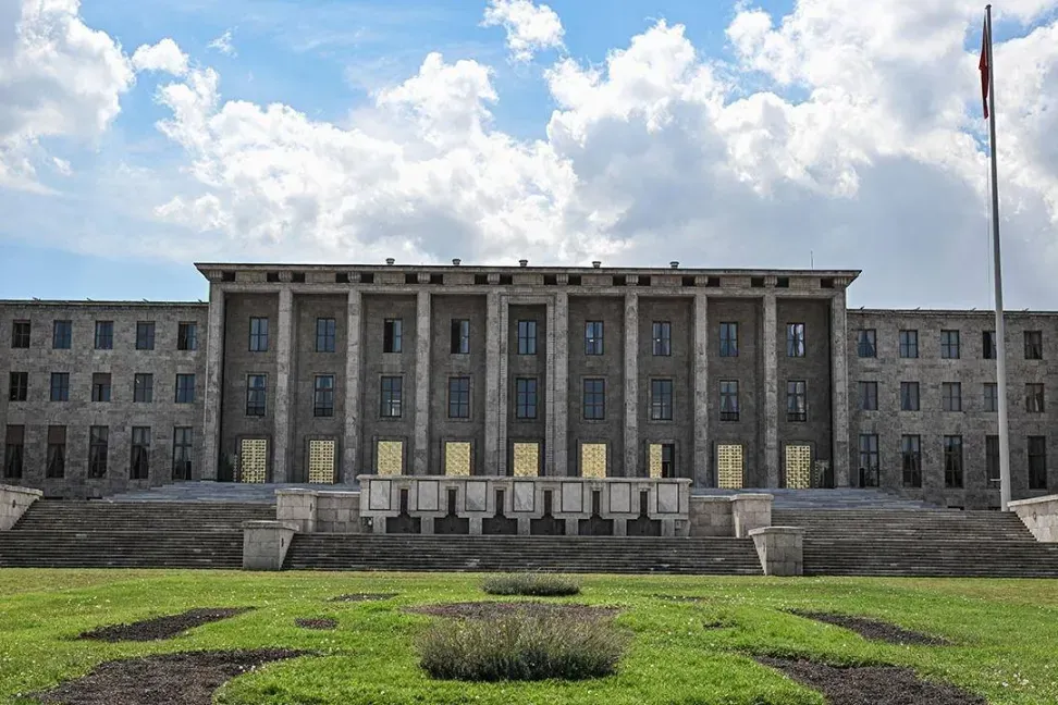 TBMM'de stajyer öğrencilere cinsel istismar davasında karar çıktı