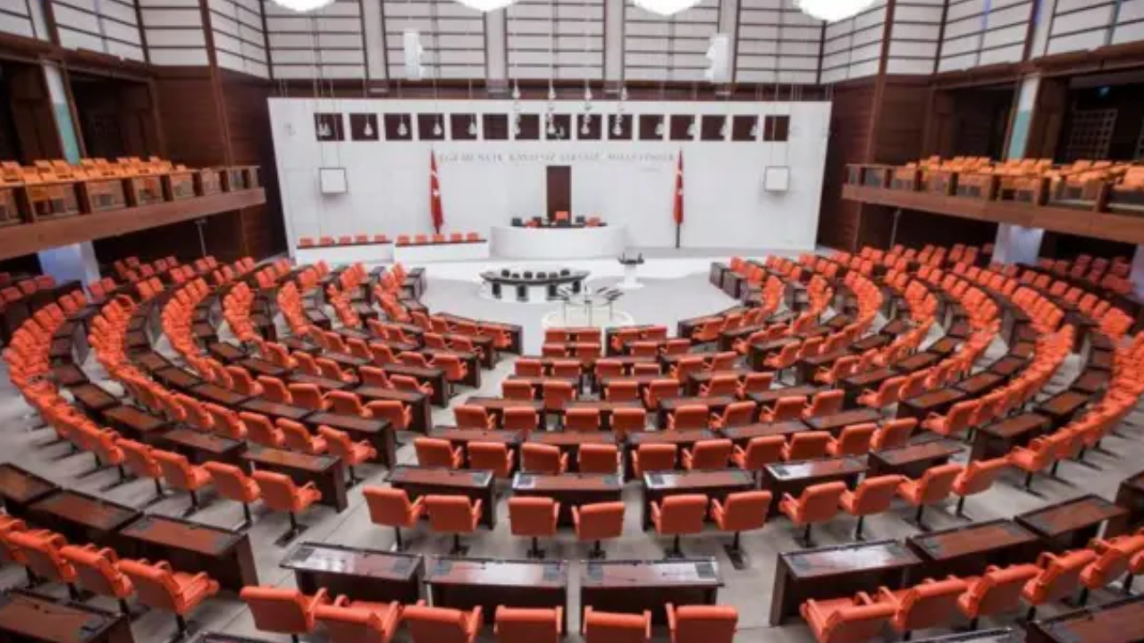 TBMM'deki taciz davasında tüm sanıklar tahliye oldu