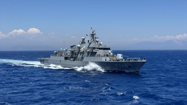 TCG Derya Denizkurdu Tatbikatı'nda lojistik gücünü kanıtlıyor