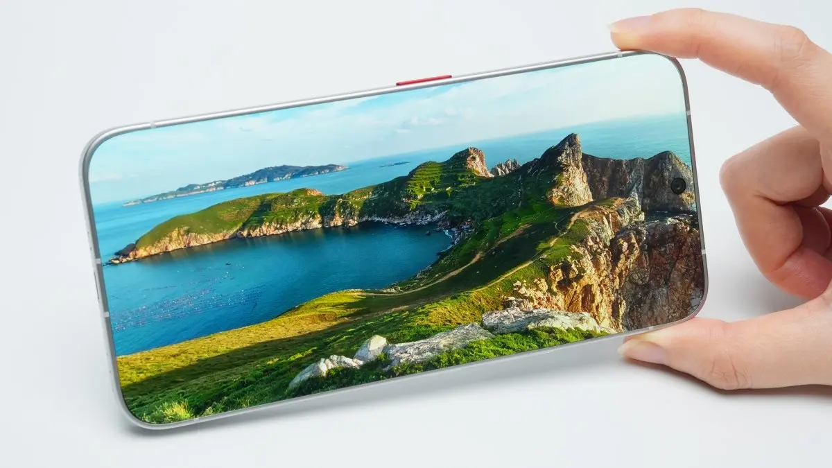 Tecno 0mm Çerçevesiz Konsept Telefonunu Tanıtmaya Hazırlanıyor