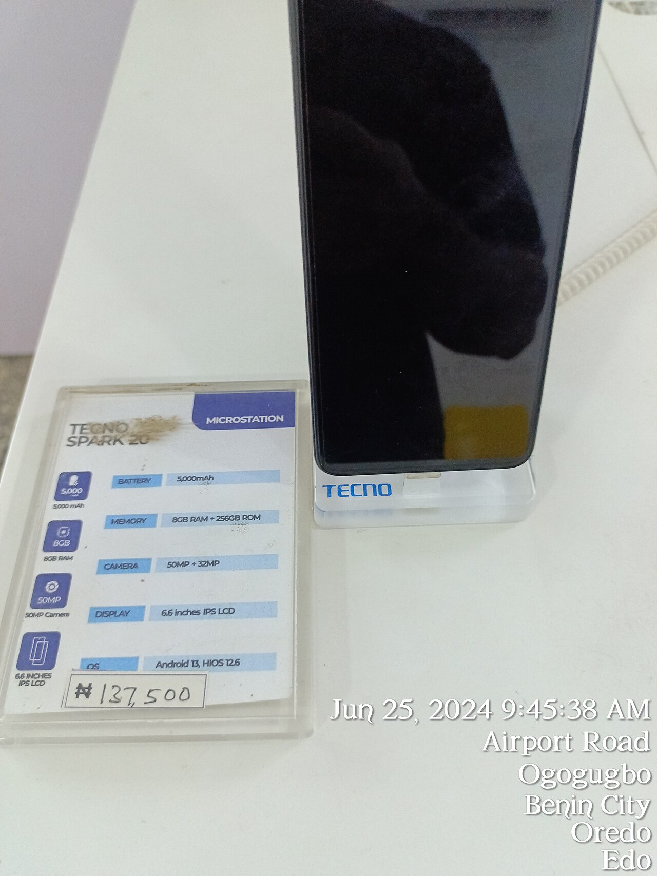TECNO Camon Slim Tanıtıldı: iPhone Air Rakibi Çok İnce Tasarım