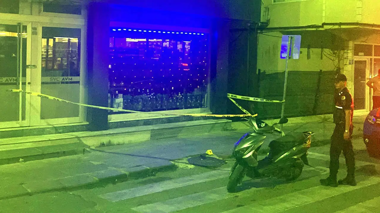 Tekirdağ'da 2 Yaşındaki Çocuk 5. Kattan Düşerek Hayatını Kaybetti