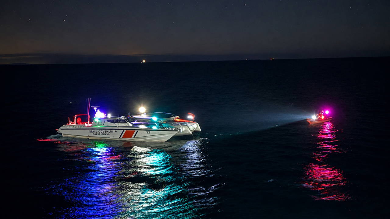 Tekirdağ açıklarında motoryat alevlere teslim oldu: 2 kişi kurtarıldı