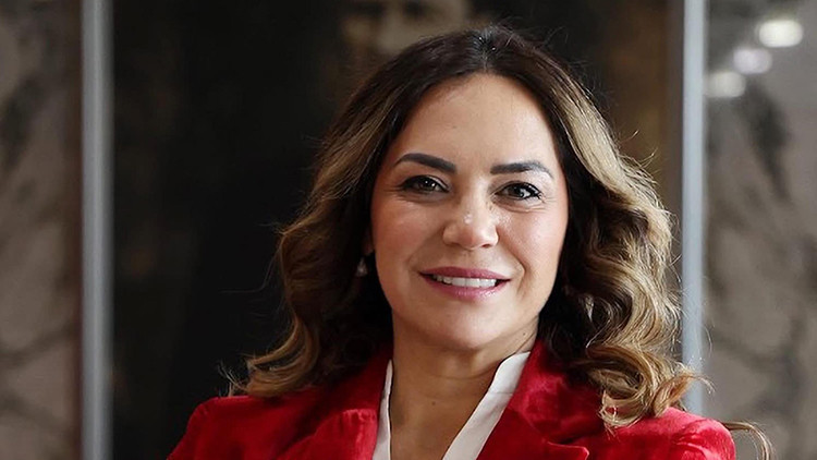 Tekirdağ Büyükşehir Belediye Başkanı Candan Yüceer, CHP'den İstifa Ederek Yeni Parti'ye Katıldı