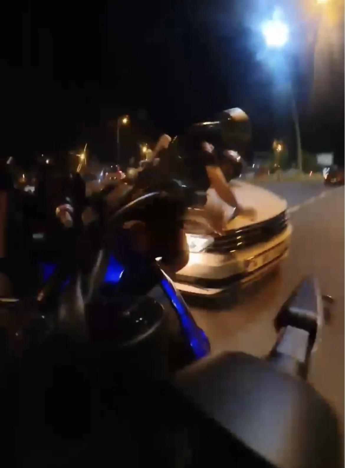 Tekirdağ Çorlu'da Motosiklet-Otomobil Çarpıştı: Kask Kamerası Kaza Anını Kaydetti