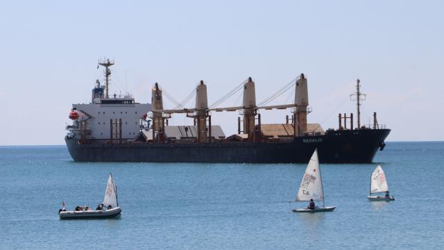 Tekirdağ'da karaya oturan yük gemisinde güvenlik önlemleri artırıldı