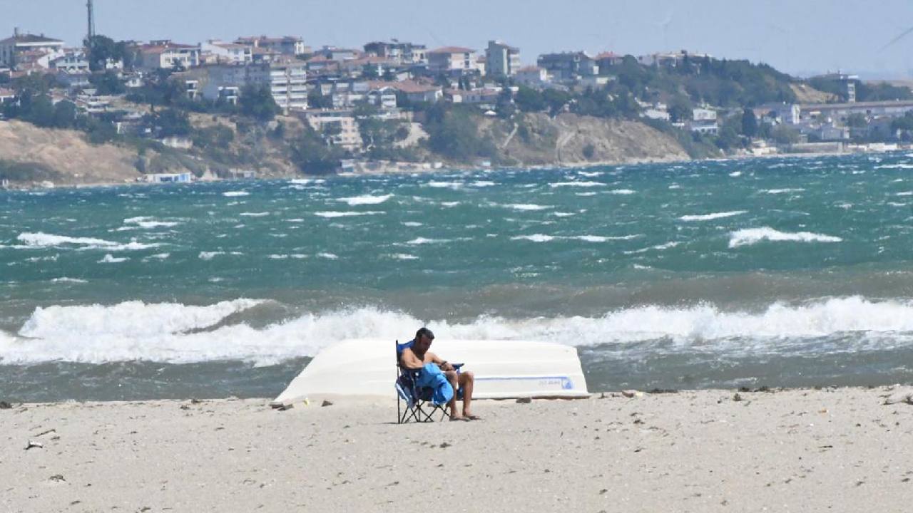 Tekirdağ ve Kırklareli'de fırtına nedeniyle deniz yasağı