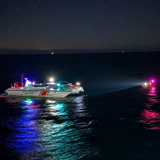Tekirdağ'da Motoryat Yangını: Sahil Güvenlik 2 Kişiyi Kurtardı
