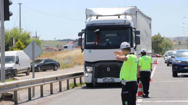 Tekirdağ'da ağır tonajlı araçlara İstanbul yönü kısıtlaması