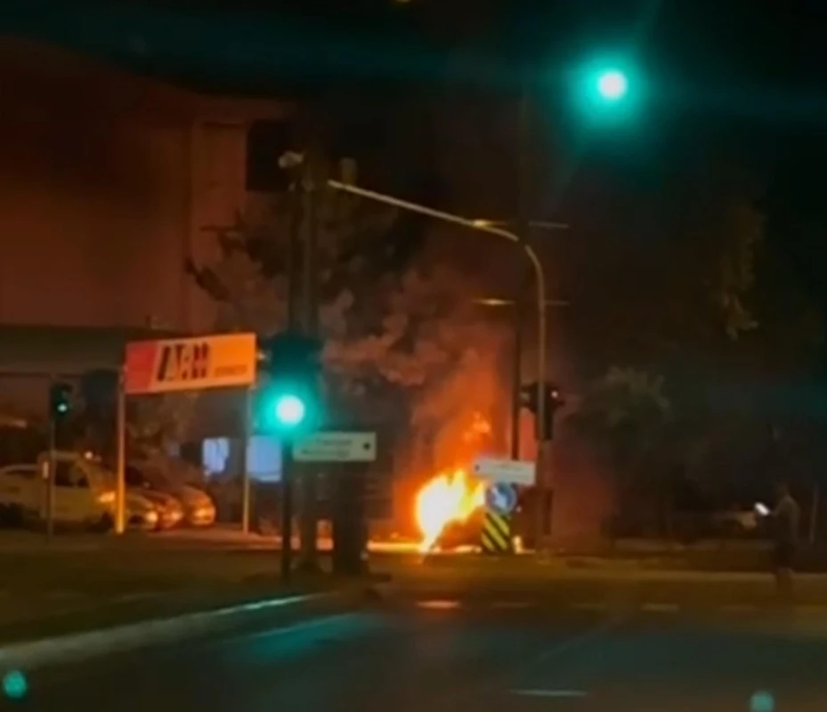 Tekirdağ'da seyir halindeki otomobil alev alev yandı
