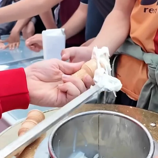 TEKNOFEST Güneydoğu'da Maraş Dondurması İkramı