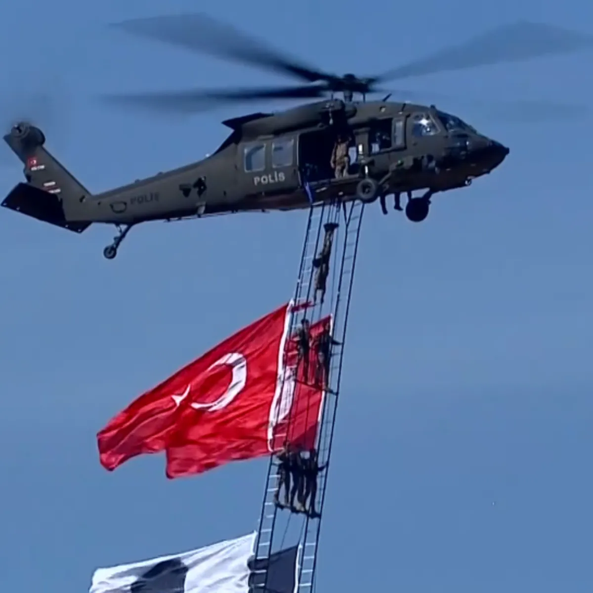 TEKNOFEST Güneydoğu'da Final Coşkusu: Gökyüzü Nefes Kesti