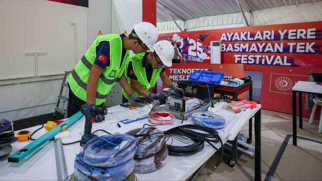 TEKNOFEST'te mesleki yetenek yarışması başlıyor: Ustalar sahne alacak