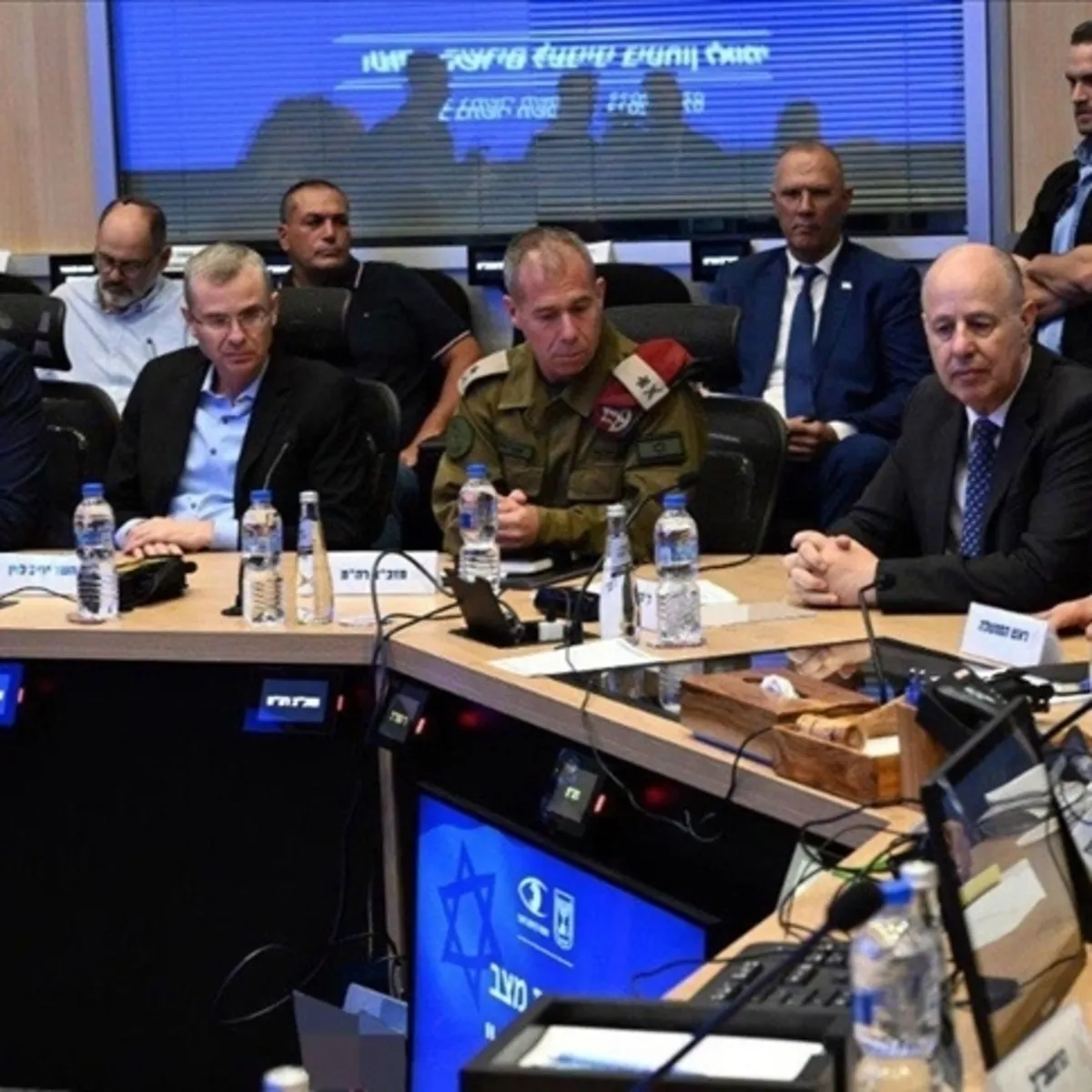 Tel Aviv'de kabine savaşı: ABD çatlağı dünyaya duyurdu