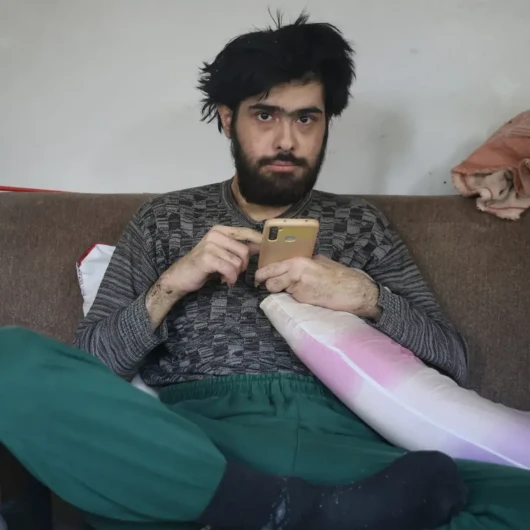 Telefon Bağımlısı Barış Tedaviyi Reddetti: Eski Hayatına Döndü