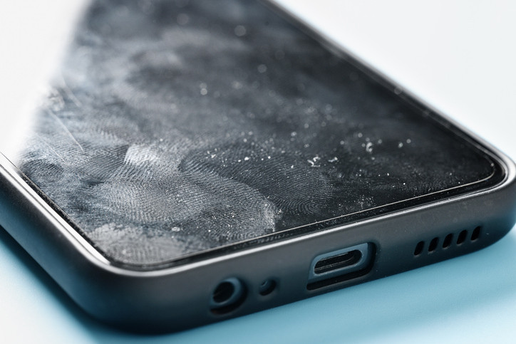 Telefonunuz tuvalette bakteri yuvasına dönüşüyor: 65 kat artış