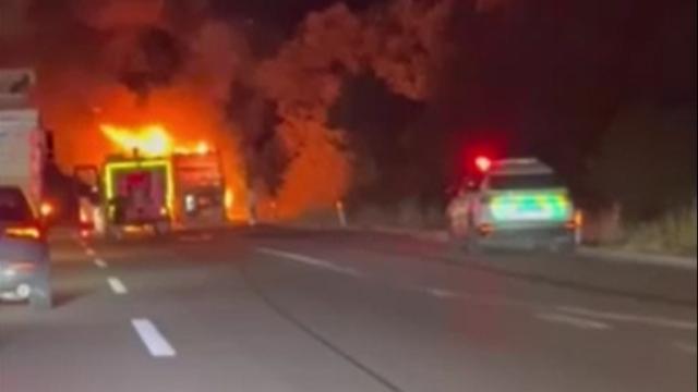 TEM'de Yolcu Otobüsü Alev Aldı: Korku Dolu Anlar Kamerada