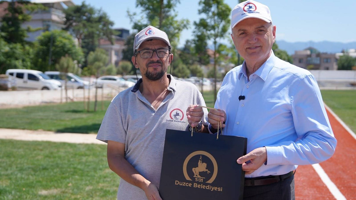 Temizlik işçisi bulduğu 3,5 milyon TL'lik altını polise teslim etti
