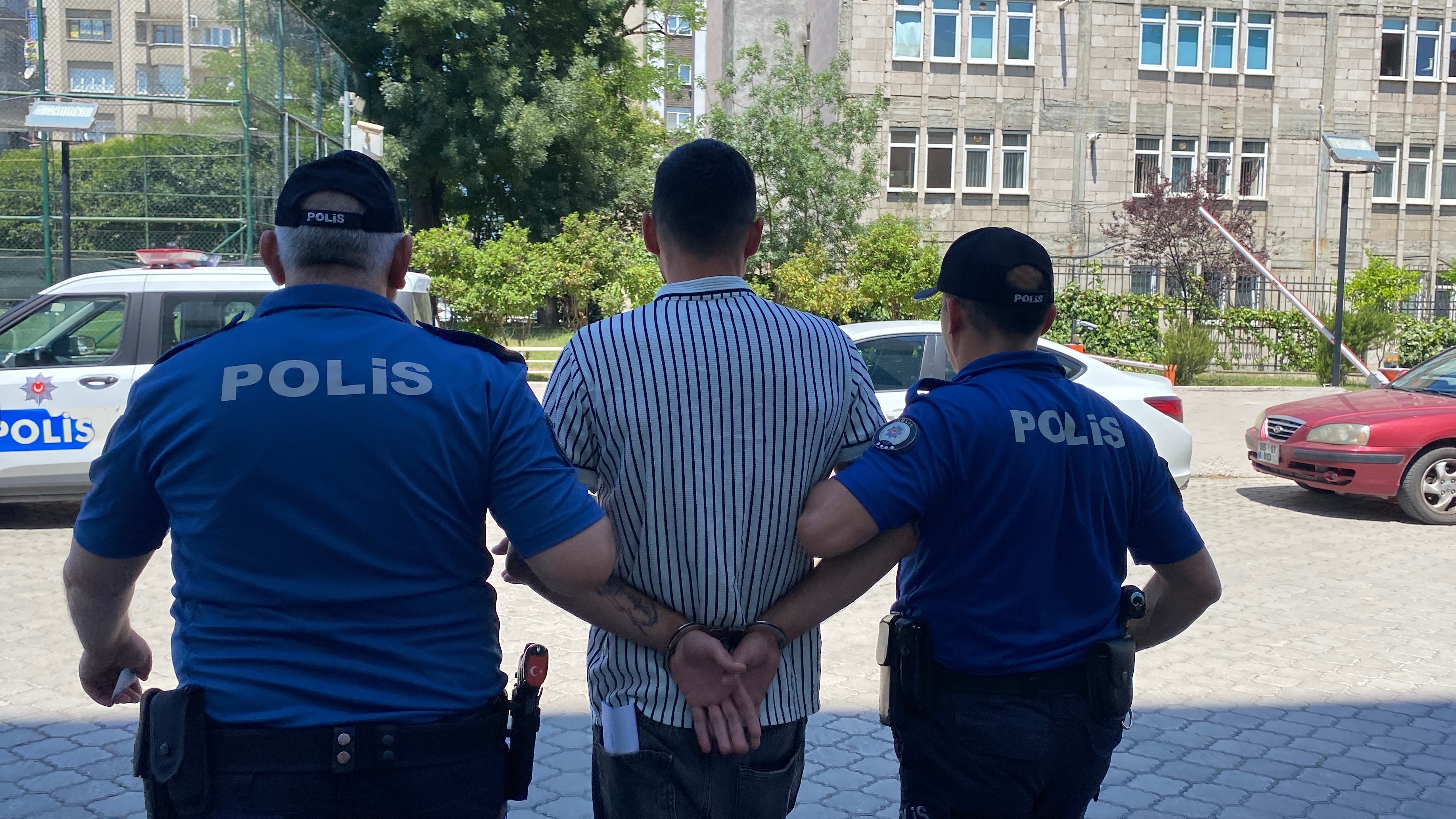 Temizlik işçisine ‘yanımda çöp toplayamazsın’ diyerek saldıran şüpheli gözaltında