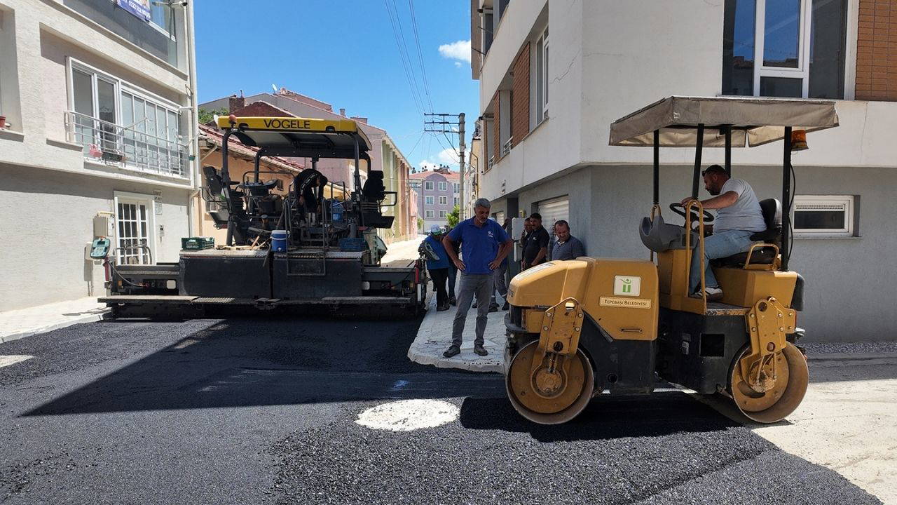 Tepebaşı'nda Asfalt Çalışmaları Ertuğrulgazi Mahallesi'nde Hız Kesmeden Devam Ediyor