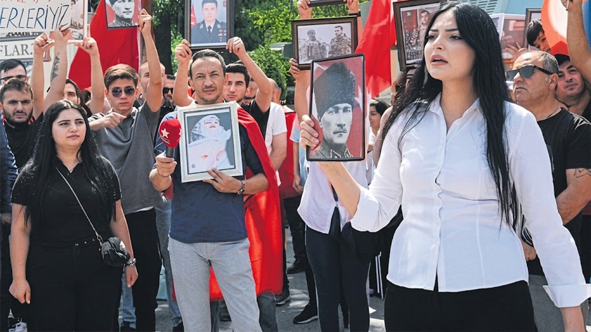 Terör Propagandasına Tepki Gösteren Genç Kadın Gözaltına Alındı