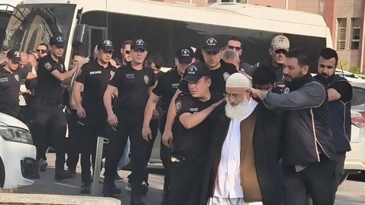 Ters Kelepçe Görüntülerine Dinci Tepki: Savcılık Soruşturma Açtı