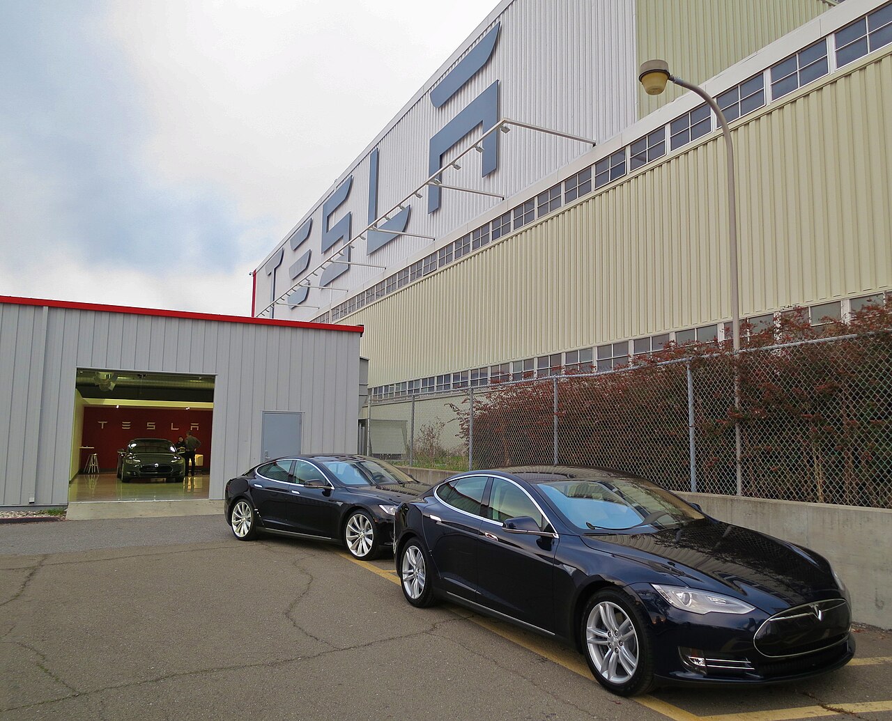 Tesla'dan Tarihi Başarı: 10 Milyonuncu Elektrikli Araç Üretildi