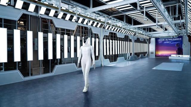 Tesla Optimus'a Gözdağı: XPeng, İnsansı Robotu IRON'ı Seri Üretime Geçirdi