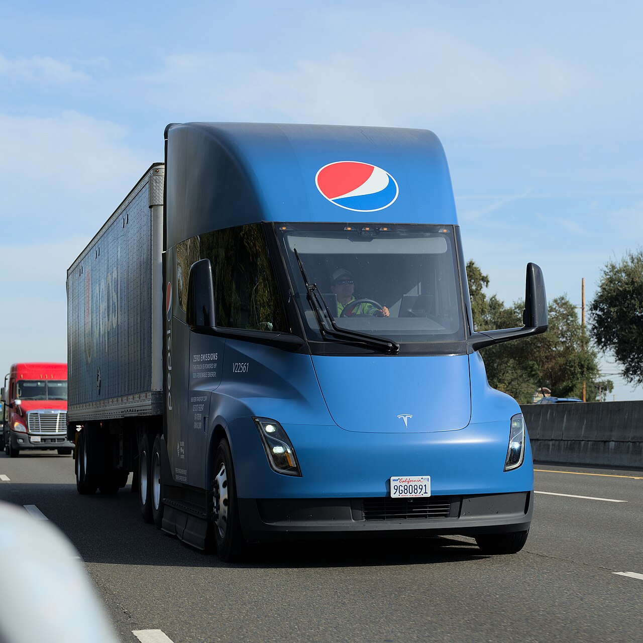 Tesla Semi Avrupa'da: Elektrikli Kamyon Hannover'de Tanıtıldı